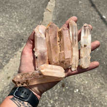 Load image into Gallery viewer, Quartz Crystals - Madagascar - 1 pound